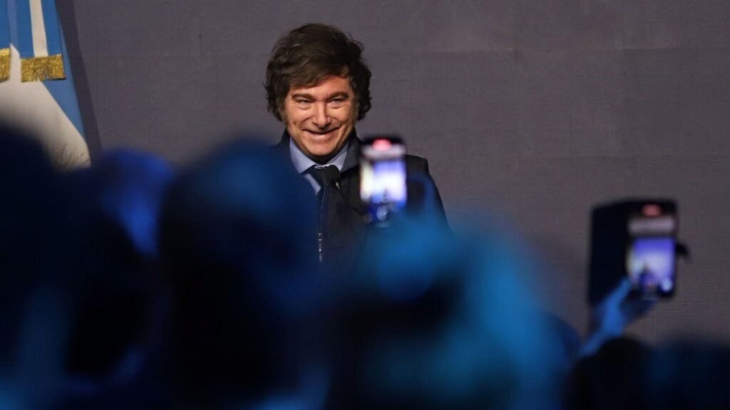 Javier Milei explicó la competencia de monedas, habló del rol del dólar y adelantó cuándo cerrará el BCRA
