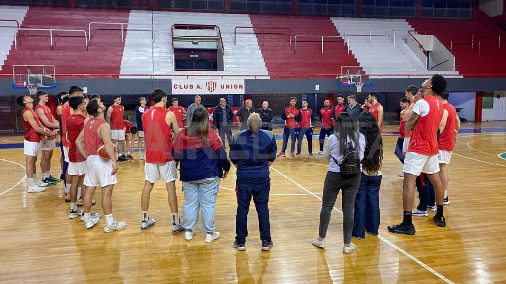 Con el regreso estelar de Mauro Cosolito, Unión comenzó su pretemporada en básquet