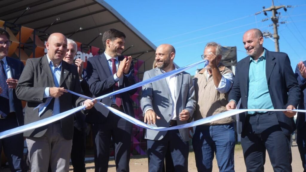 TodoLáctea 2025: Maximiliano Pullaro llamó a construir políticas que unan al Estado con los productores