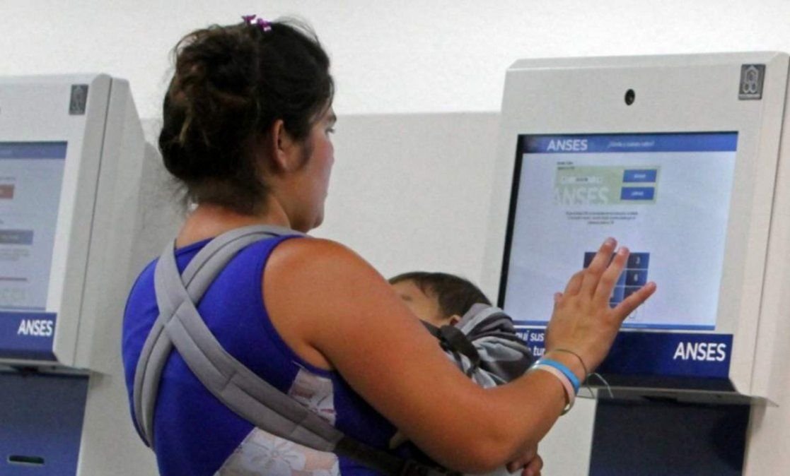 El fuerte aumento de las transferencias sociales ayudó a reducir la desigualdad en medio de la crisis económica.