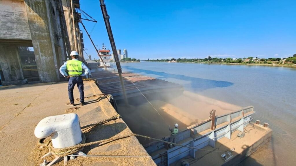 Puerto de Santa Fe lidera el crecimiento de embarques fluviales en la provincia durante el primer semestre de 2025