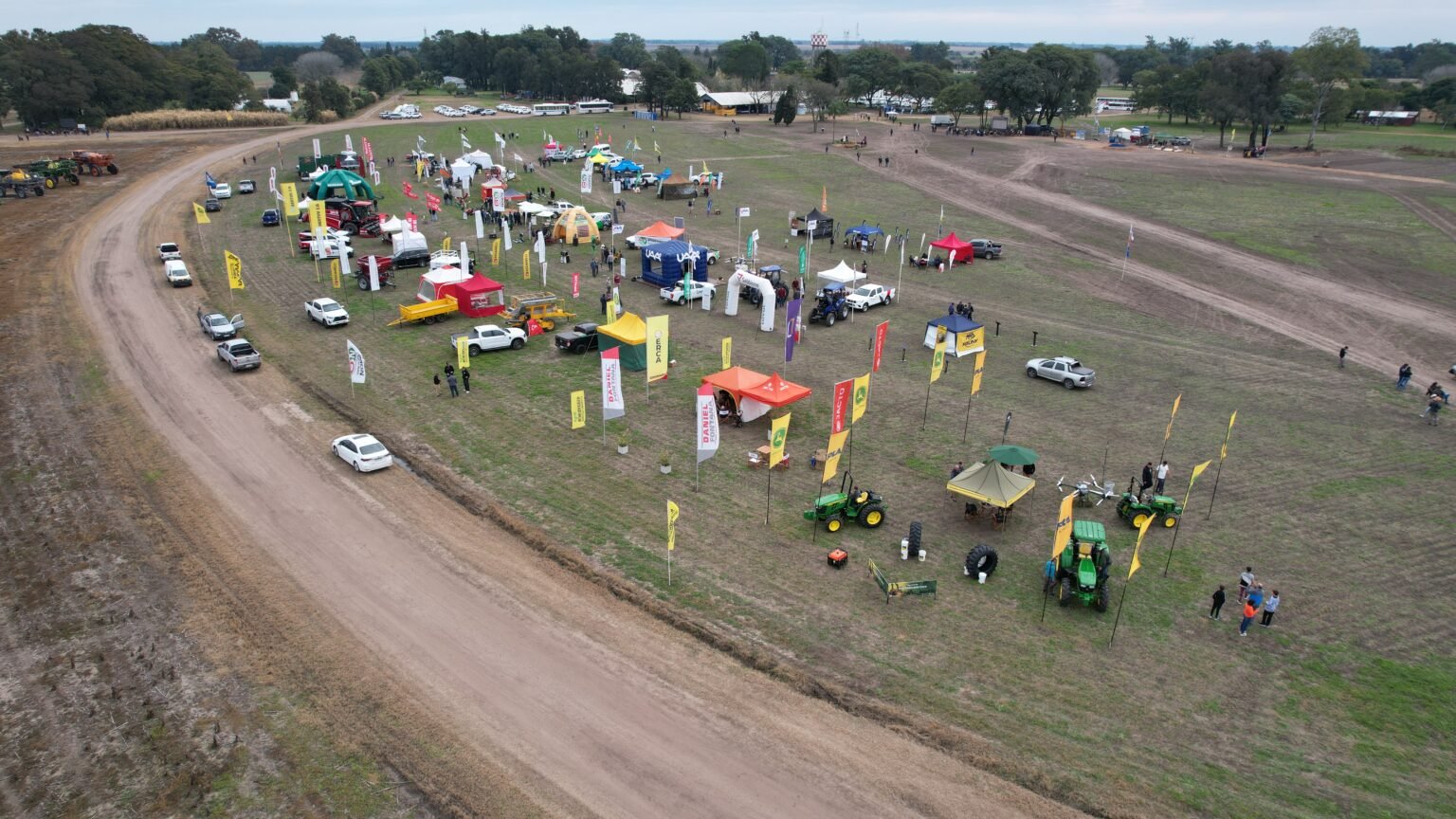 INTA Reconquista reafirma su compromiso con la innovación en el norte santafesino: éxito rotundo de la Expo Maquinaria en Acción 2025