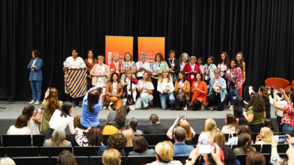 Último mes para postular a los Premios Lía Encalada, el reconocimiento que visibiliza a las mujeres del agro