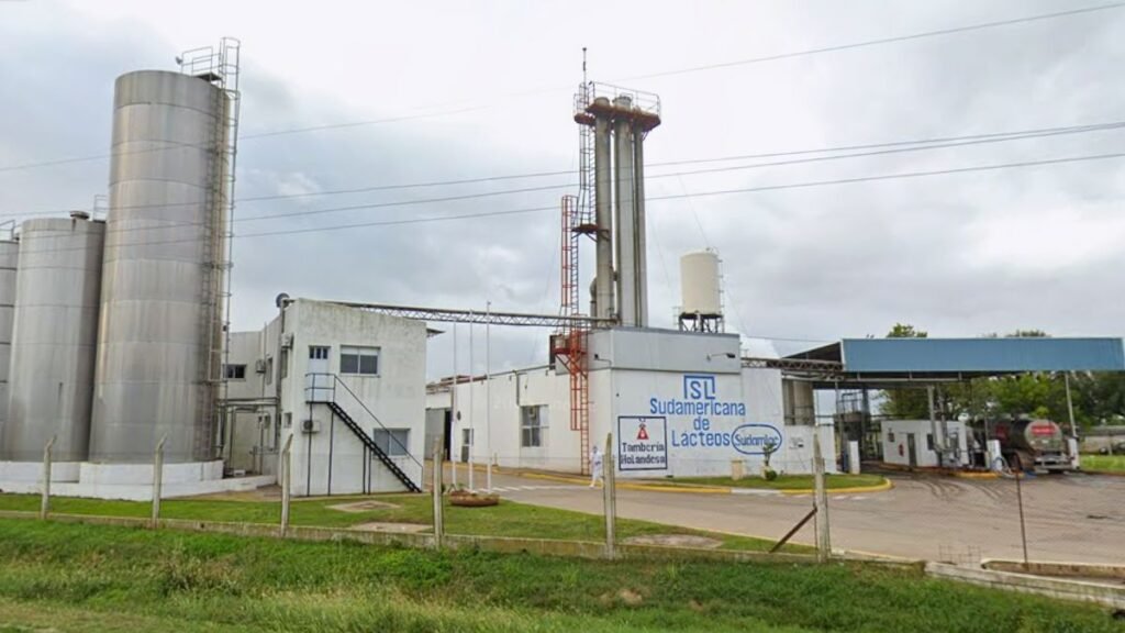 Tamberos de Las Colonias, en vilo por una láctea que acumula tres meses sin pagarles