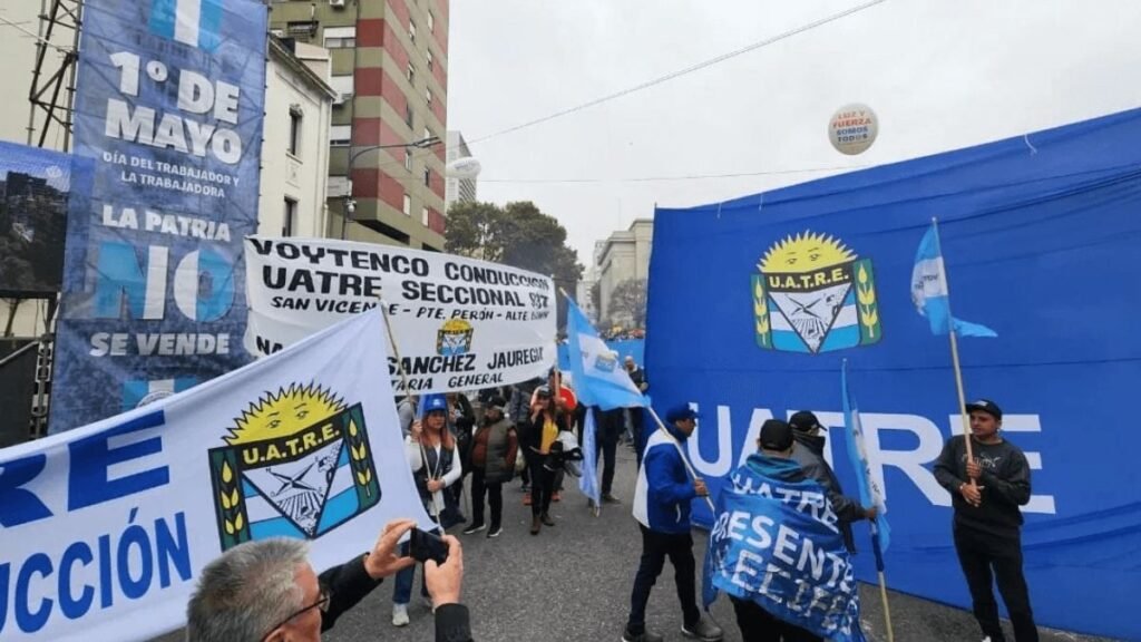 Paro general: UATRE se suma a la protesta y crece la tensión en la logística de granos