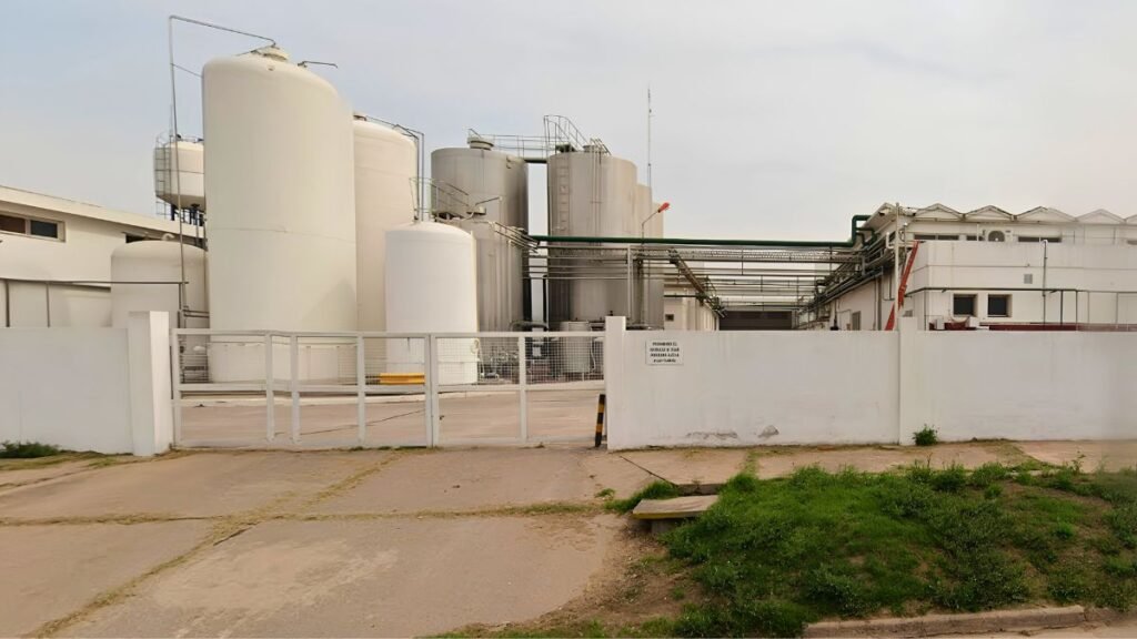 Savencia cerrará la planta láctea de El Trébol y crece la preocupación por 54 puestos de trabajo